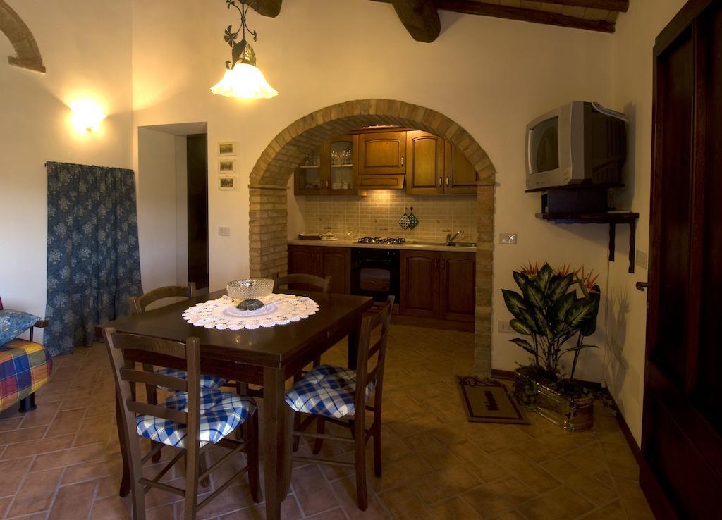 Apartamento Casa Il Ponte Chianni Habitación foto