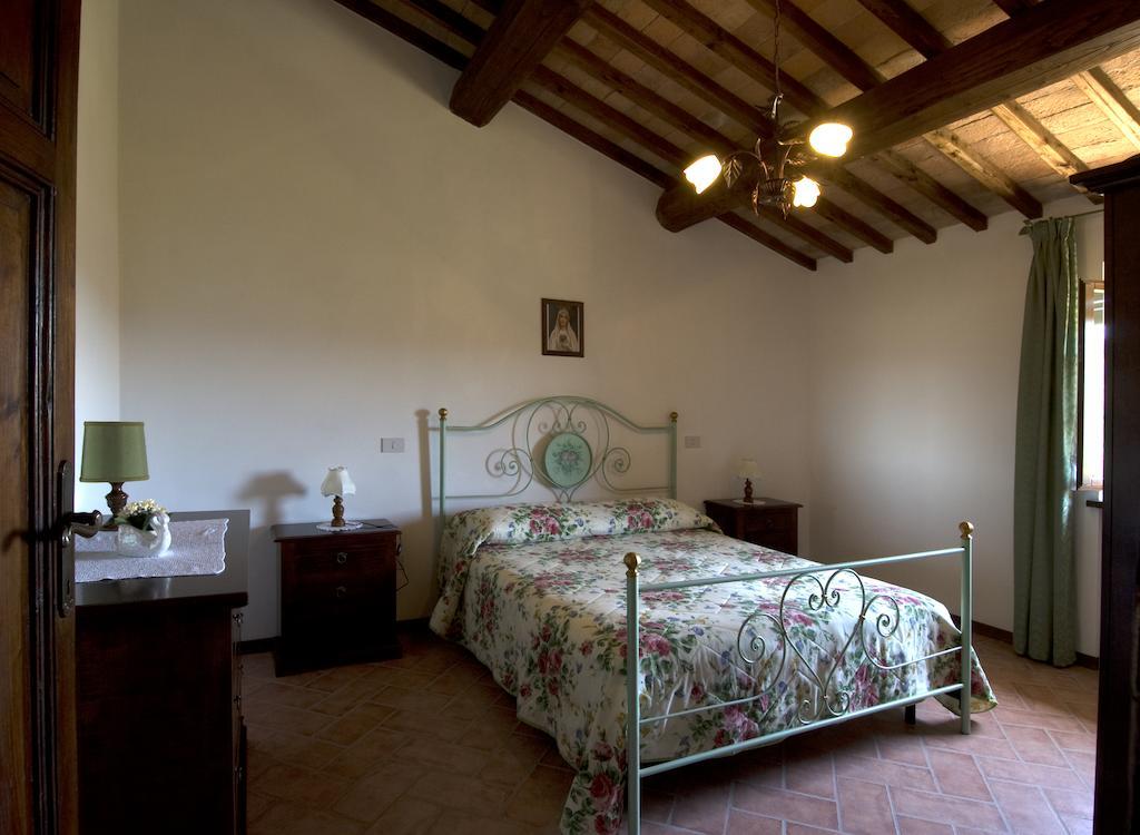 Apartamento Casa Il Ponte Chianni Habitación foto